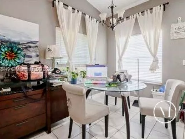 4-bedroom home for sale in West Palm Beach - 8525 Pine Cay - MondialRealty