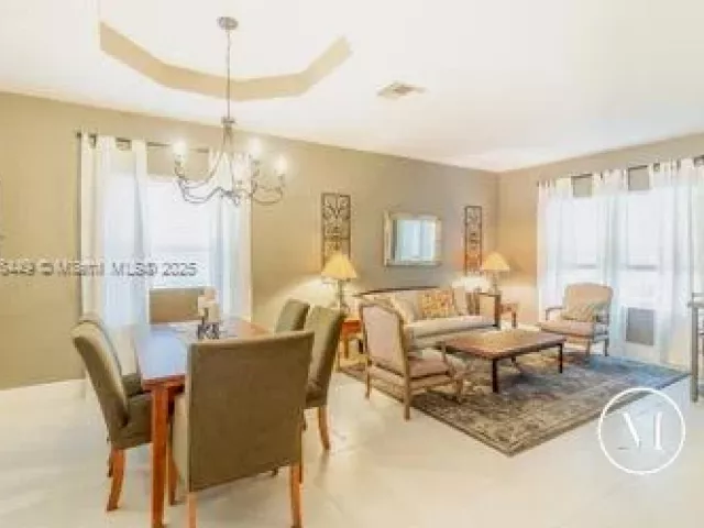 4-bedroom home for sale in West Palm Beach - 8525 Pine Cay - MondialRealty