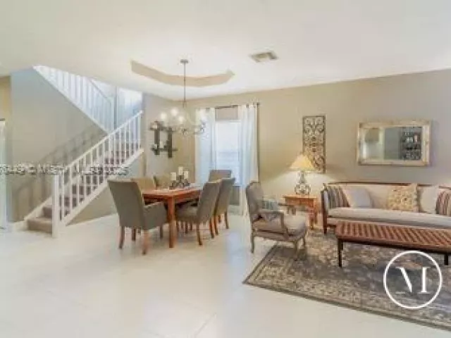 4-bedroom home for sale in West Palm Beach - 8525 Pine Cay - MondialRealty