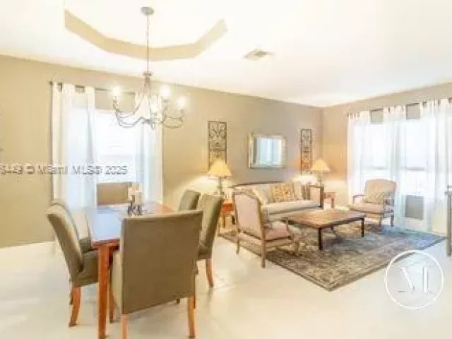 4-bedroom home for sale in West Palm Beach - 8525 Pine Cay - MondialRealty