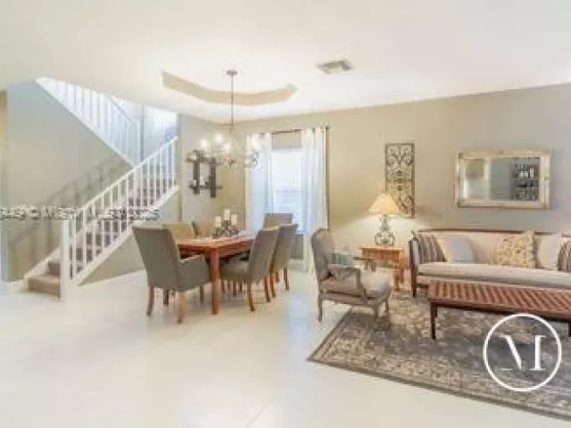 4-bedroom home for sale in West Palm Beach - 8525 Pine Cay - MondialRealty