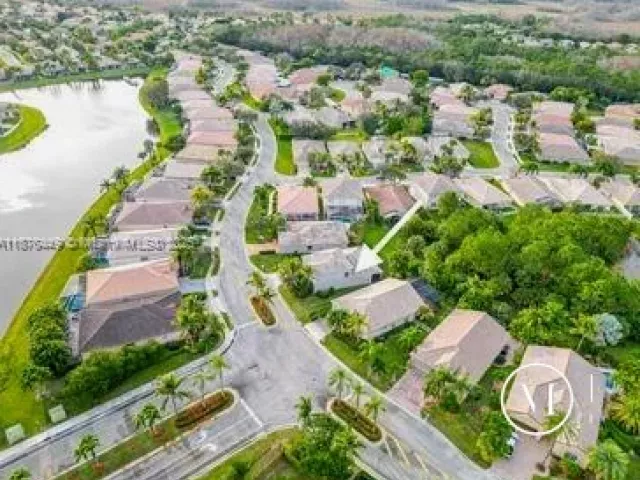 4-bedroom home for sale in West Palm Beach - 8525 Pine Cay - MondialRealty