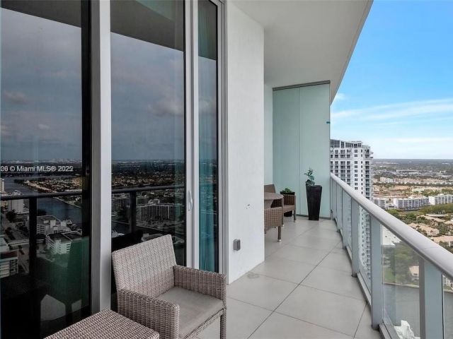 Apartment for rent  Unit #PH4106 - photo 6527356