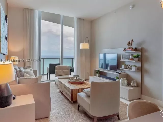 2-bedroom condo for rent in Hollywood - 4111 S Ocean Dr PH4106 - MondialRealty