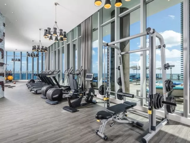 2-bedroom condo for rent in Hollywood - 4111 S Ocean Dr PH4106 - MondialRealty