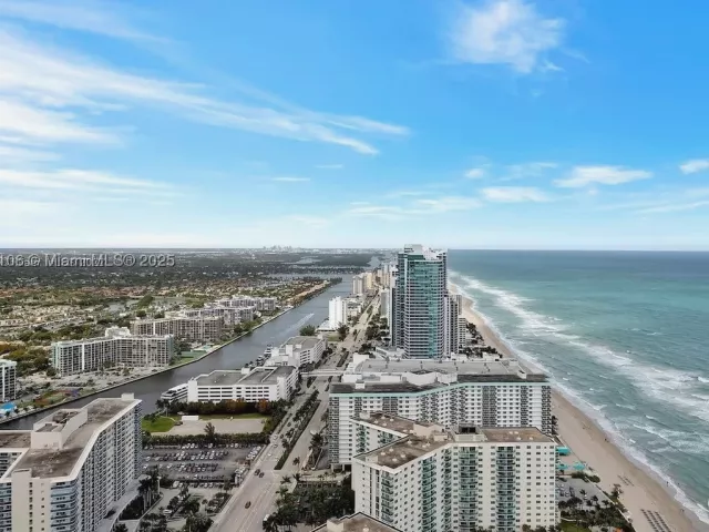 2-bedroom condo for rent in Hollywood - 4111 S Ocean Dr PH4106 - MondialRealty