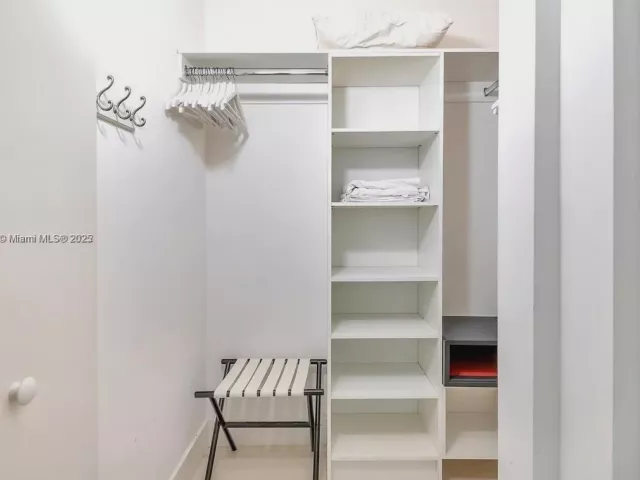 2-bedroom condo for rent in Hollywood - 4111 S Ocean Dr PH4106 - MondialRealty