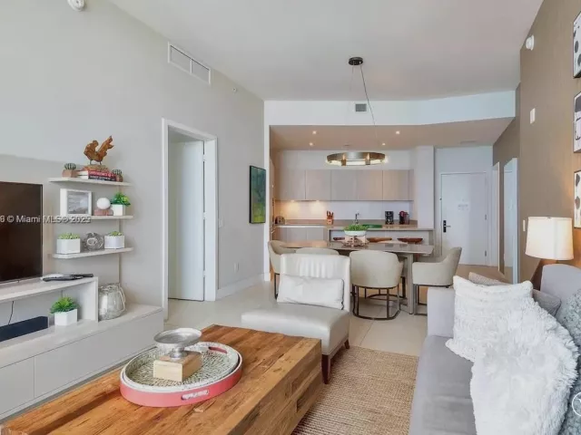 2-bedroom condo for rent in Hollywood - 4111 S Ocean Dr PH4106 - MondialRealty