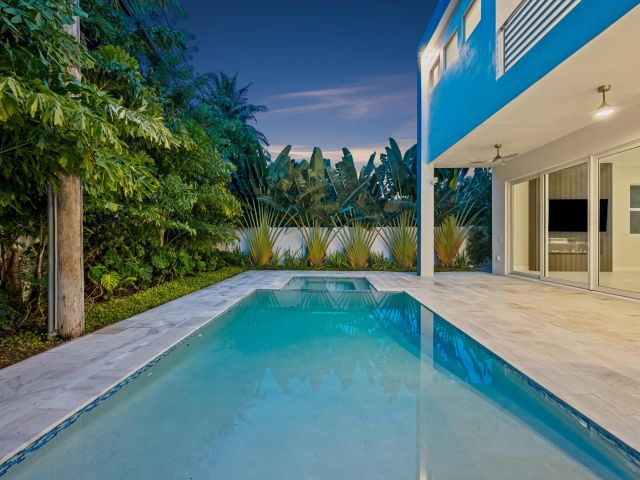 Home for sale at 827 N Lake Avenue - photo 6532556