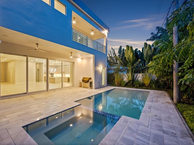 Home for sale at 827 N Lake Avenue - photo 6532558