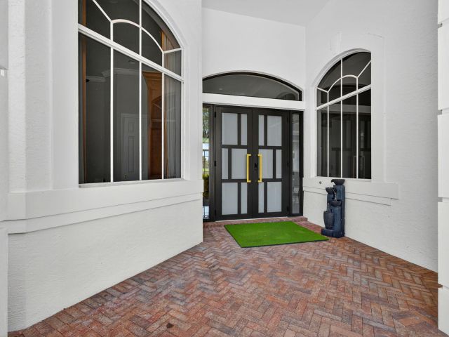 Home for rent at 6778 Oakmont Way - photo 6543321