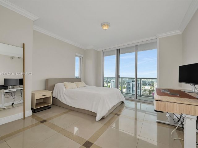 Apartment for sale  Unit #4201 - photo 6527304