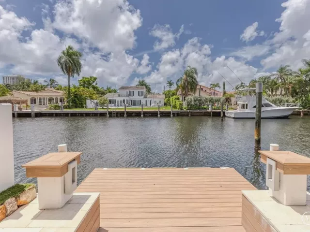 4-bedroom home for rent in Lauderdale By The Sea - 268 Imperial Lane - MondialRealty