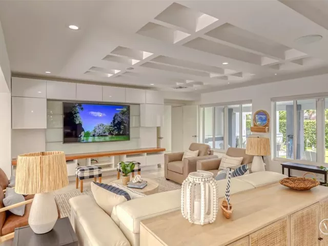 4-bedroom home for rent in Lauderdale By The Sea - 268 Imperial Lane - MondialRealty
