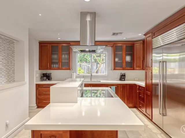 4-bedroom home for rent in Lauderdale By The Sea - 268 Imperial Lane - MondialRealty
