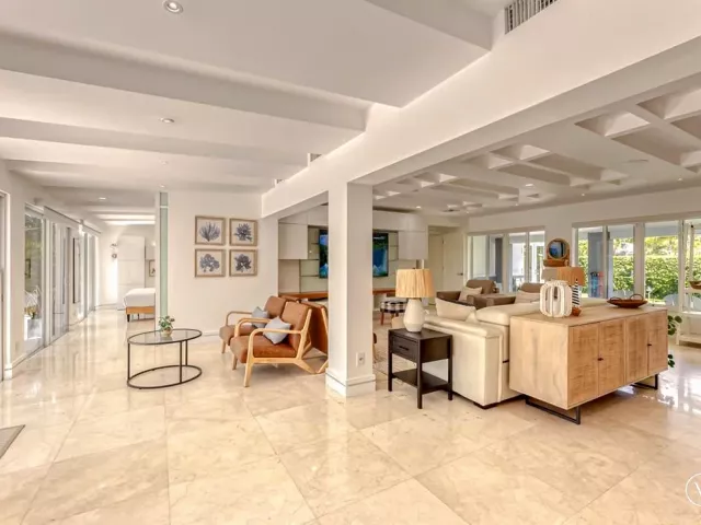 4-bedroom home for rent in Lauderdale By The Sea - 268 Imperial Lane - MondialRealty