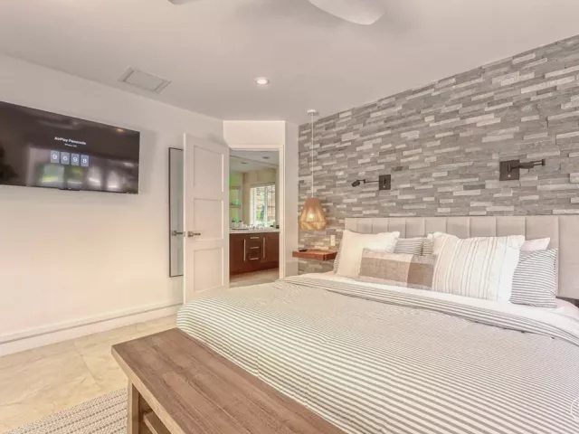 4-bedroom home for rent in Lauderdale By The Sea - 268 Imperial Lane - MondialRealty