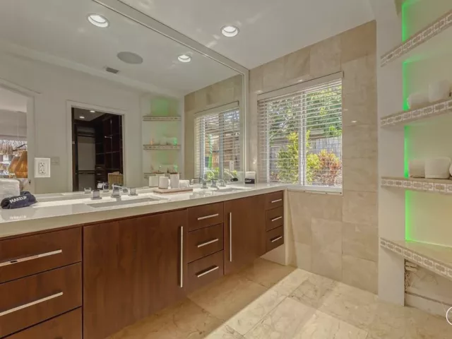 4-bedroom home for rent in Lauderdale By The Sea - 268 Imperial Lane - MondialRealty