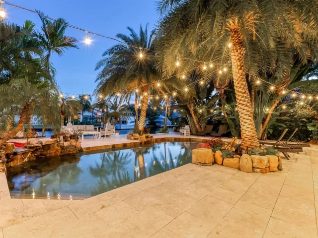 4-bedroom home for rent in Lauderdale By The Sea - 268 Imperial Lane - MondialRealty
