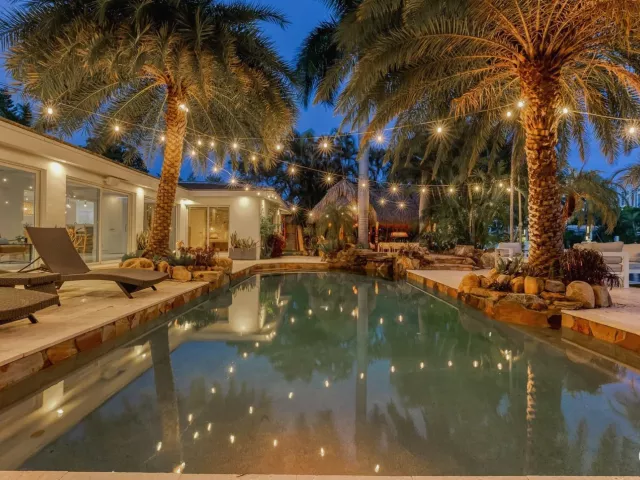 4-bedroom home for rent in Lauderdale By The Sea - 268 Imperial Lane - MondialRealty