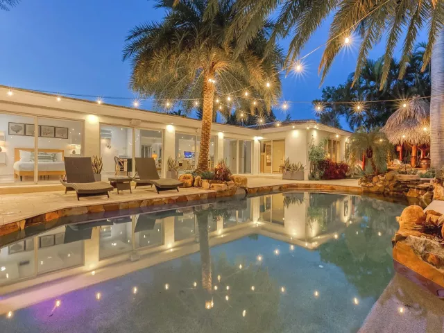 4-bedroom home for rent in Lauderdale By The Sea - 268 Imperial Lane - MondialRealty