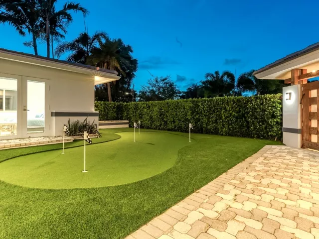 4-bedroom home for rent in Lauderdale By The Sea - 268 Imperial Lane - MondialRealty