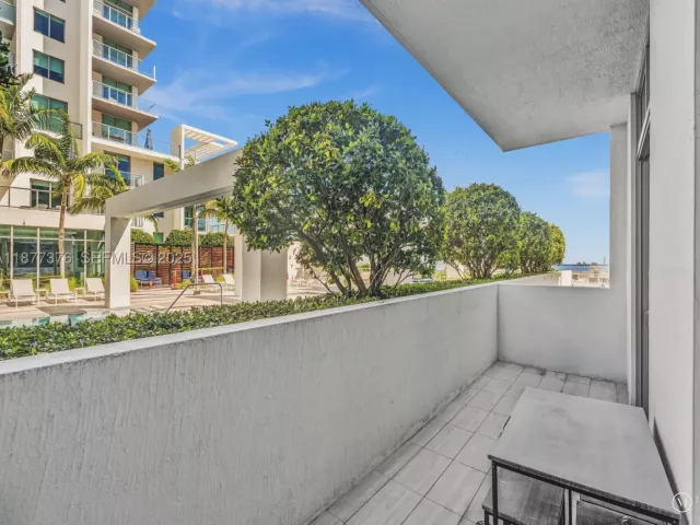 1-bedroom condo for sale in Miami - 3900 Biscayne Blvd S-616 - MondialRealty