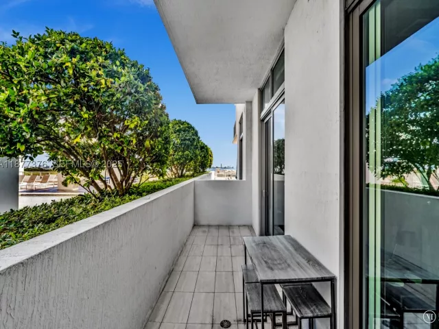 1-bedroom condo for sale in Miami - 3900 Biscayne Blvd S-616 - MondialRealty