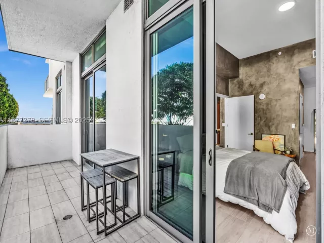 1-bedroom condo for sale in Miami - 3900 Biscayne Blvd S-616 - MondialRealty