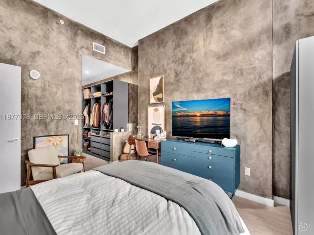 1-bedroom condo for sale in Miami - 3900 Biscayne Blvd S-616 - MondialRealty