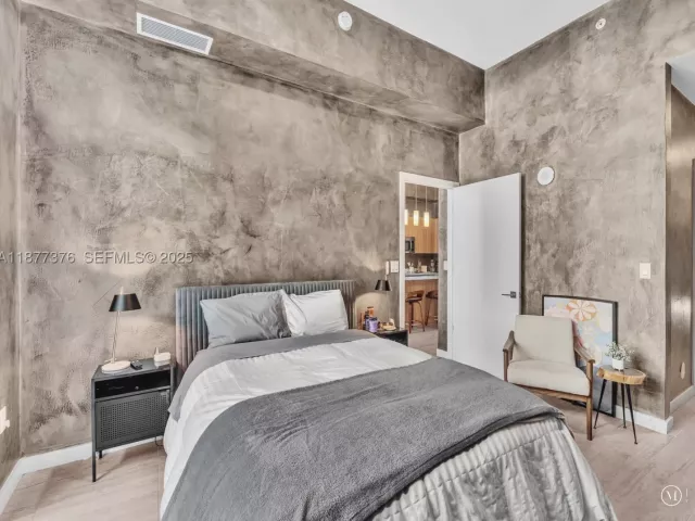 1-bedroom condo for sale in Miami - 3900 Biscayne Blvd S-616 - MondialRealty