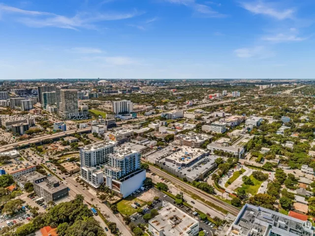 1-bedroom condo for sale in Miami - 3900 Biscayne Blvd S-616 - MondialRealty