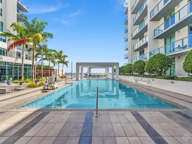 1-bedroom condo for sale in Miami - 3900 Biscayne Blvd S-616 - MondialRealty