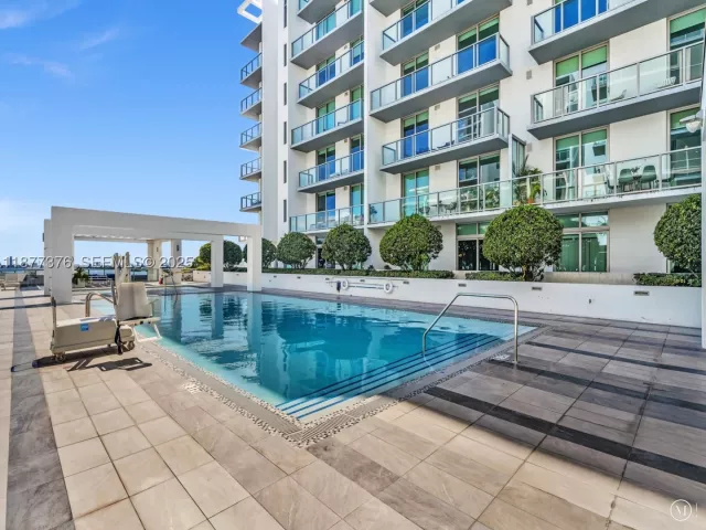 1-bedroom condo for sale in Miami - 3900 Biscayne Blvd S-616 - MondialRealty