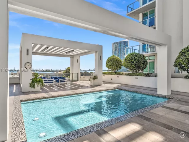 1-bedroom condo for sale in Miami - 3900 Biscayne Blvd S-616 - MondialRealty