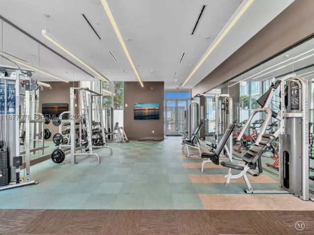 1-bedroom condo for sale in Miami - 3900 Biscayne Blvd S-616 - MondialRealty