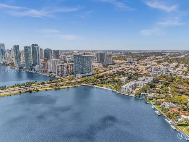 1-bedroom condo for sale in Miami - 3900 Biscayne Blvd S-616 - MondialRealty