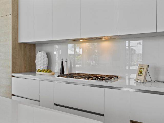 Home for rent at 1070 Del Harbour Drive - photo 6532578