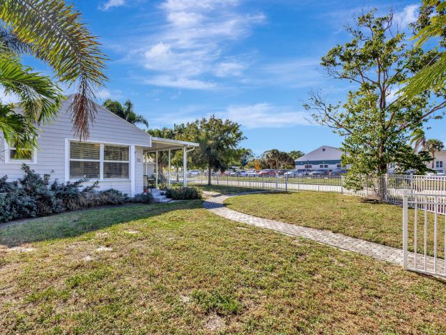 Home for rent at 736 Rockland Drive, House - photo 6533573