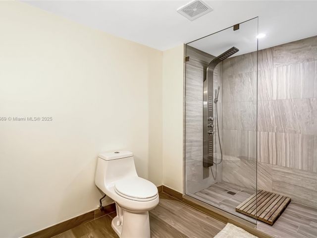 Apartment for sale  Unit #1709 - photo 6530346