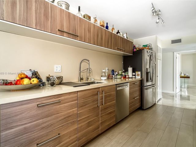 Apartment for sale  Unit #1709 - photo 6530349