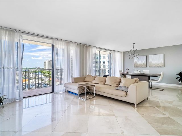 Apartment for sale  Unit #1709 - photo 6530353