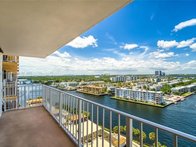 Apartment for sale  Unit #1709 - photo 6530354