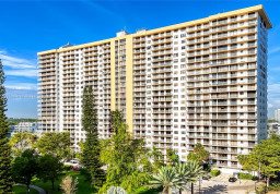 Apartment #1709 at Winston Tower 700