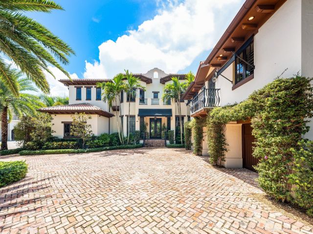 Home for sale at 518 Harbor Court - photo 6532553