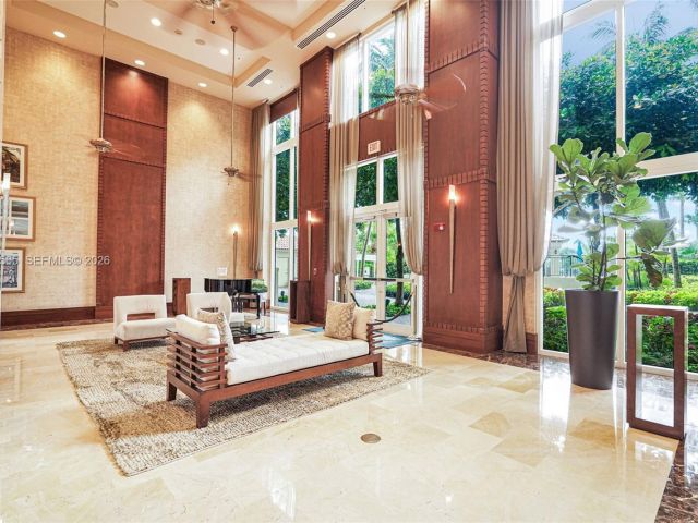 2-bedroom condo for sale in Aventura - 19501 W Country Club Dr 207 - MondialRealty