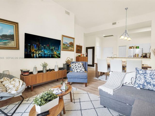 2-bedroom condo for sale in Aventura - 19501 W Country Club Dr 207 - MondialRealty