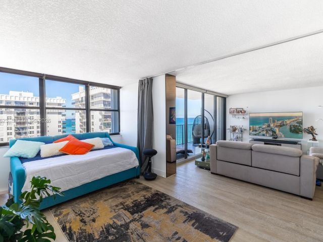 Apartment for sale  Unit #2504 - photo 7122063