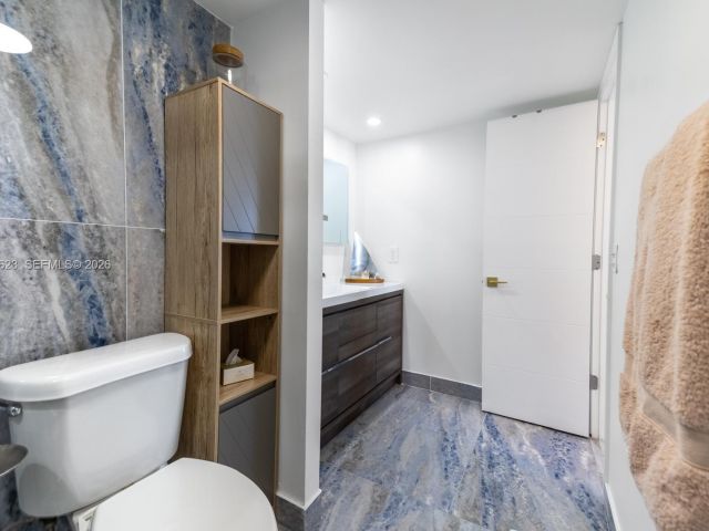 Apartment for sale  Unit #2504 - photo 7122076