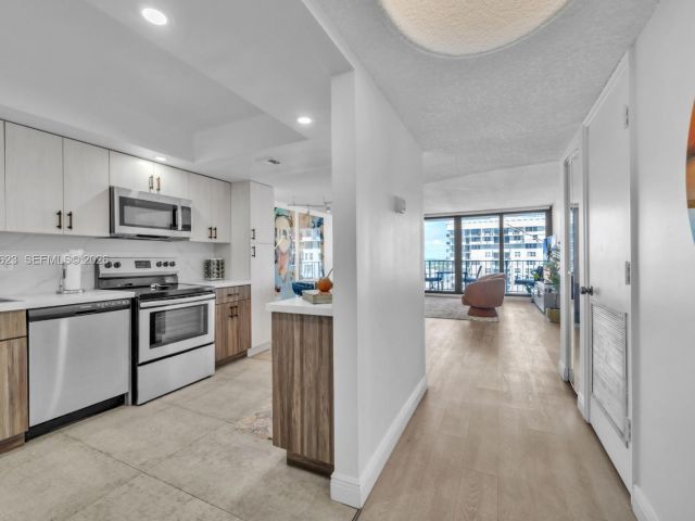 Apartment for sale  Unit #2504 - photo 7122079